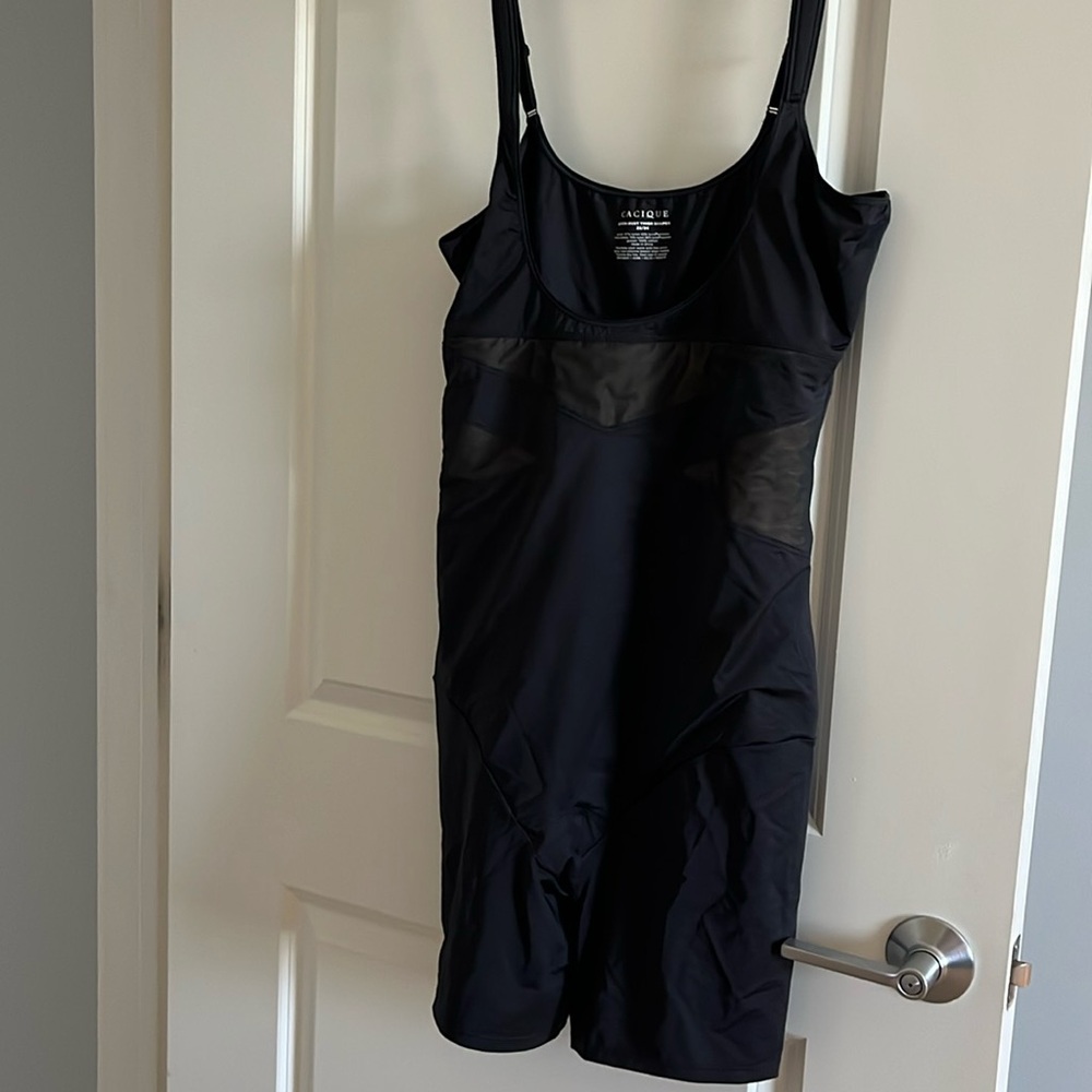 Cacique Open Bust Shaper 22/24 Lk New